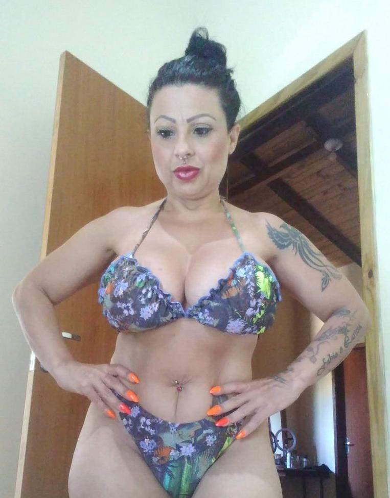 25P Isa Gaúcha nude