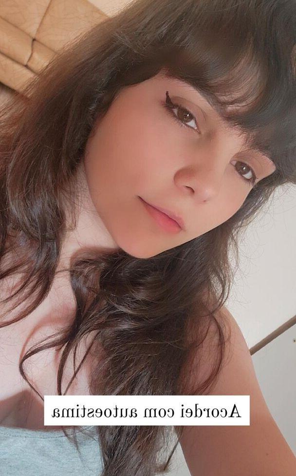 25P Laysa Meroto nude