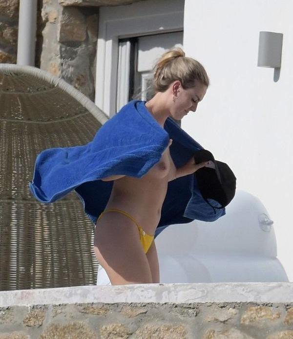 25P Perrie Edwards nude