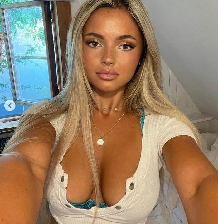 25P Alma Persson nude