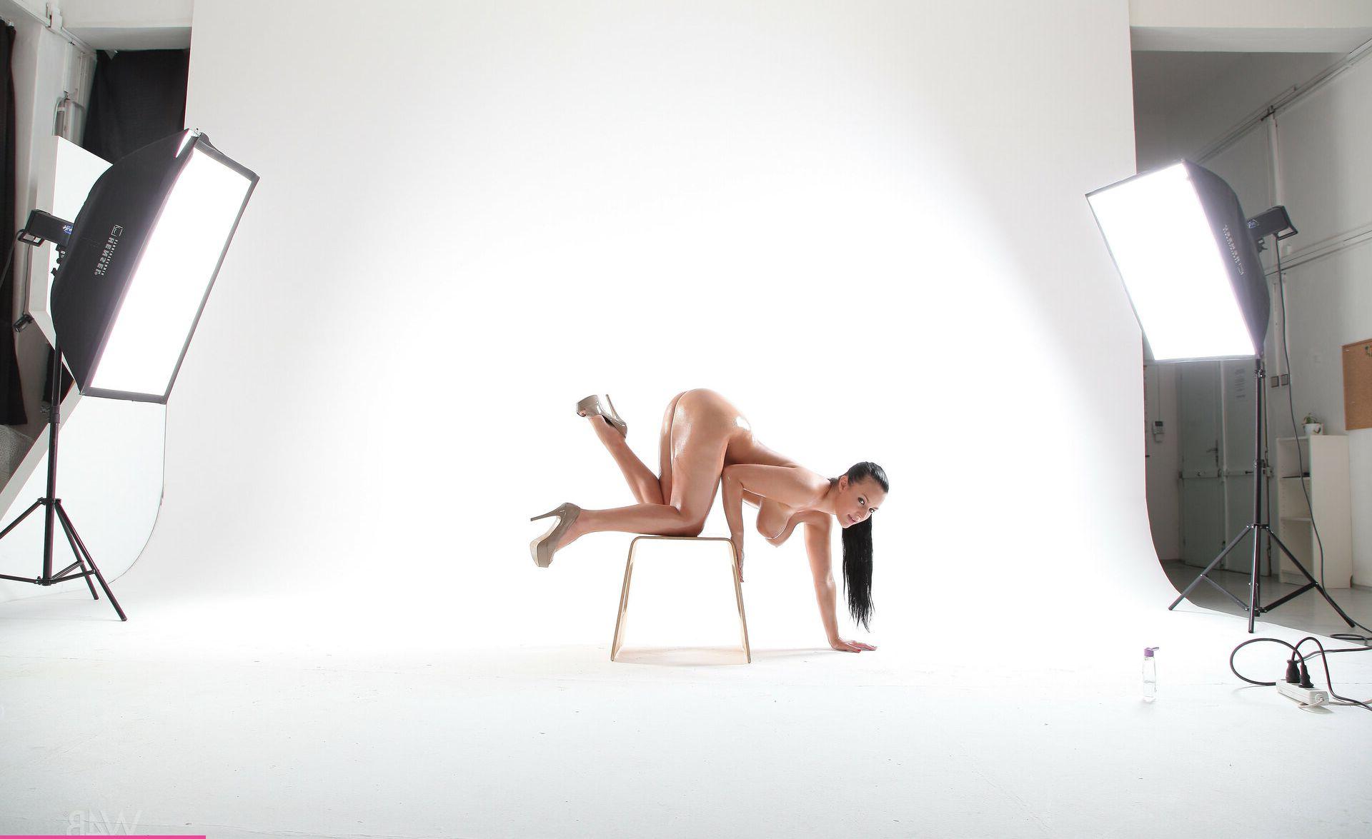 25P Carmen Croft nude