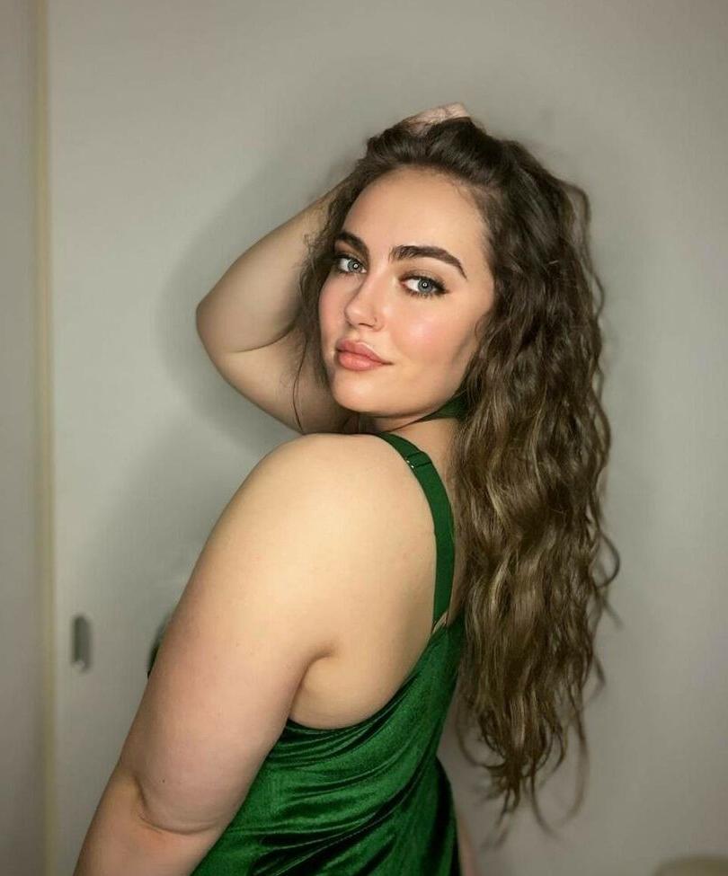 25P Lana-banana nude