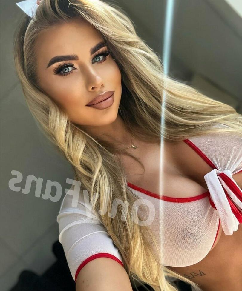 25P Noele Nathalia nude
