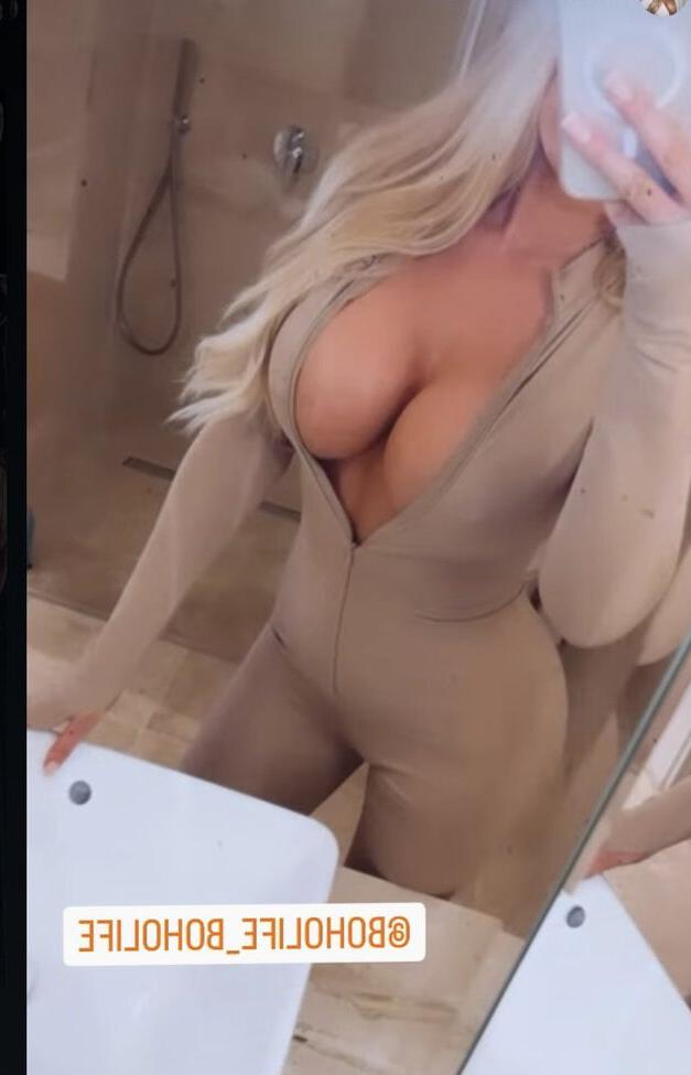 25P Noele Nathalia nude