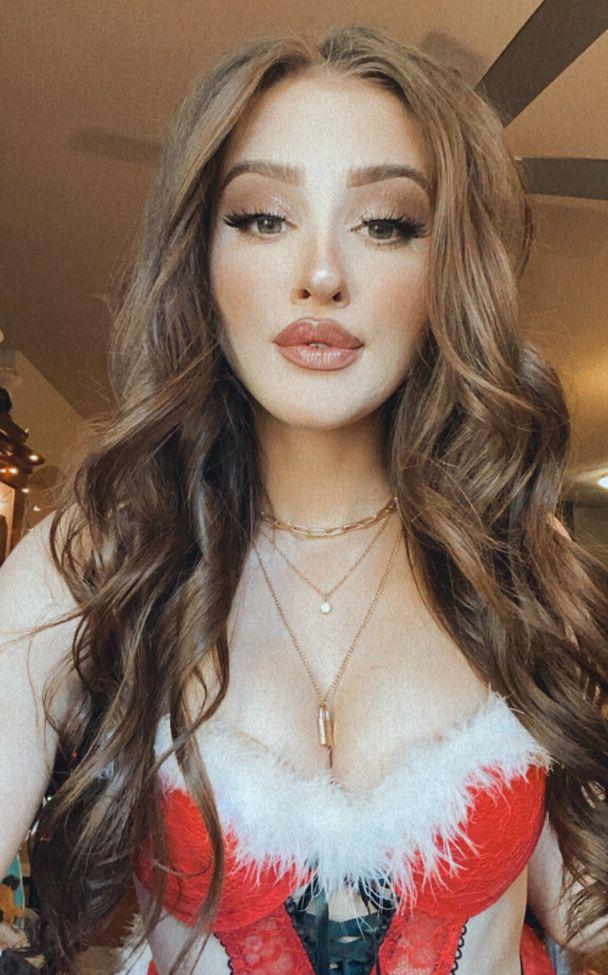 25P Aubree Valentine nude