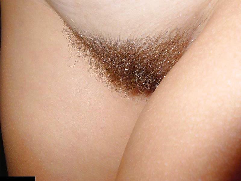 20P Latin Blonde Posing Her Hairy Pussy