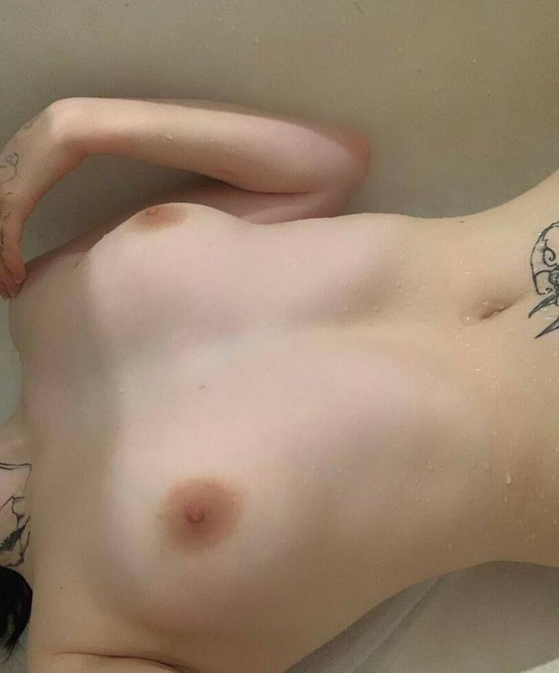 25P Sqwrtick nude