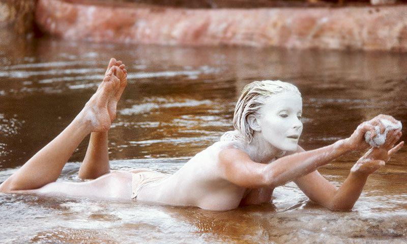 25P Bo Derek nackt