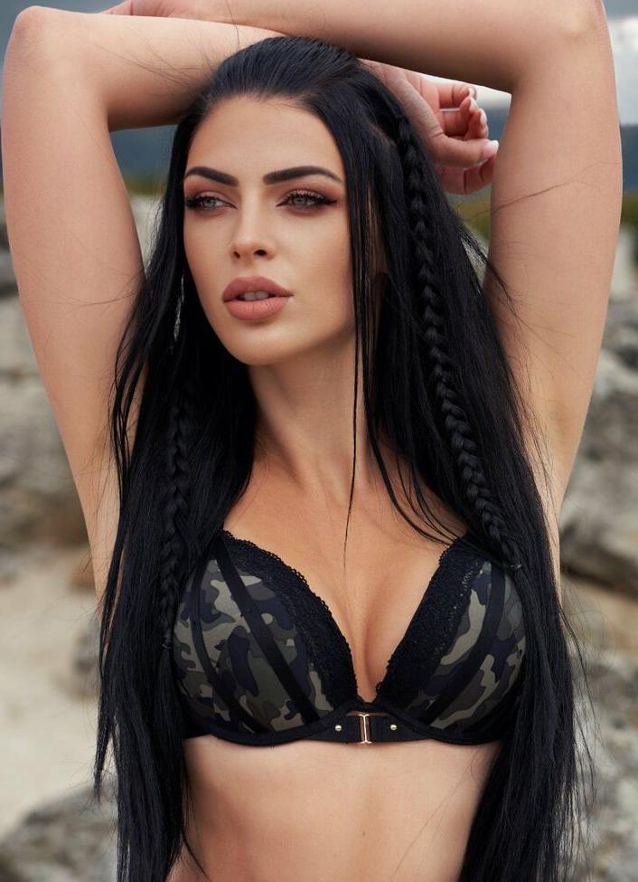 25P Jaqueline Neubauer nude