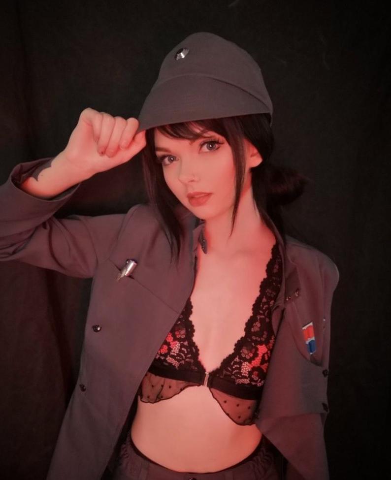 25P Louise Julie nude