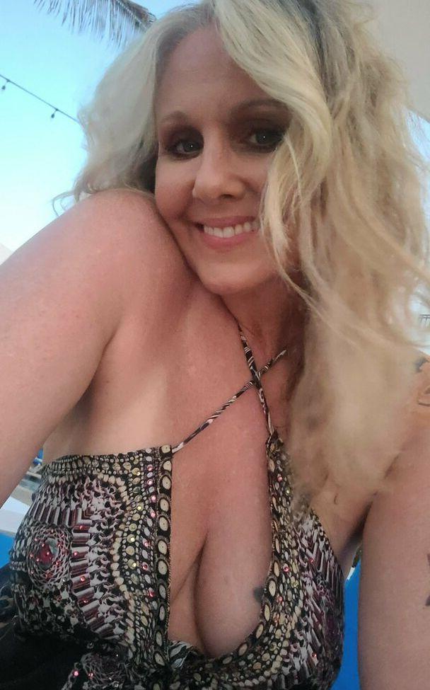 25P TheRealJuliaAnn nude