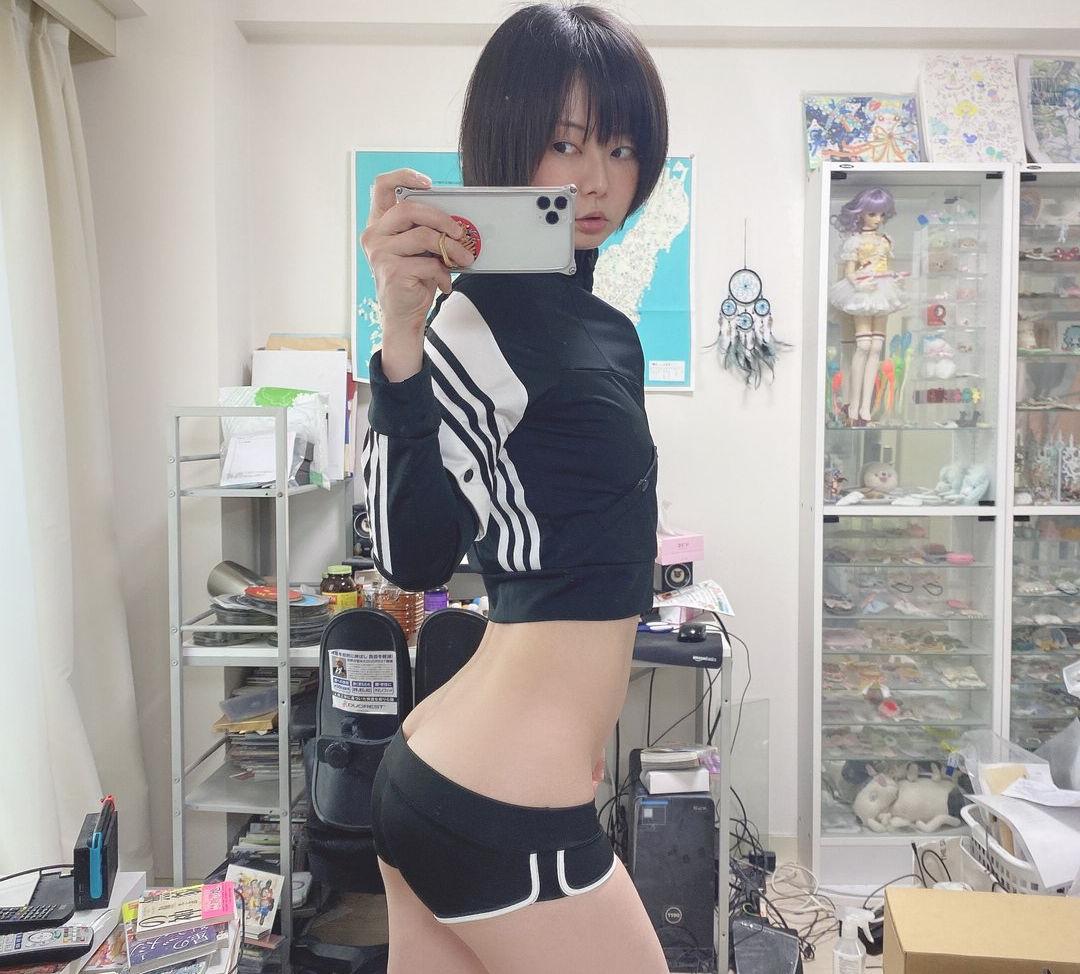 13P Iiniku Ushijima nude
