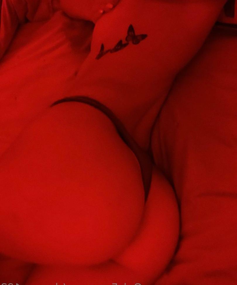 25P Shayna Laliberte nude