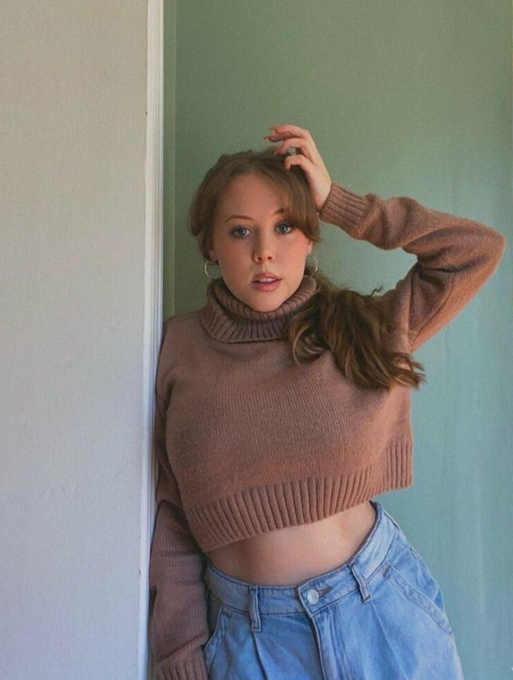 25P Emily Kyte nude