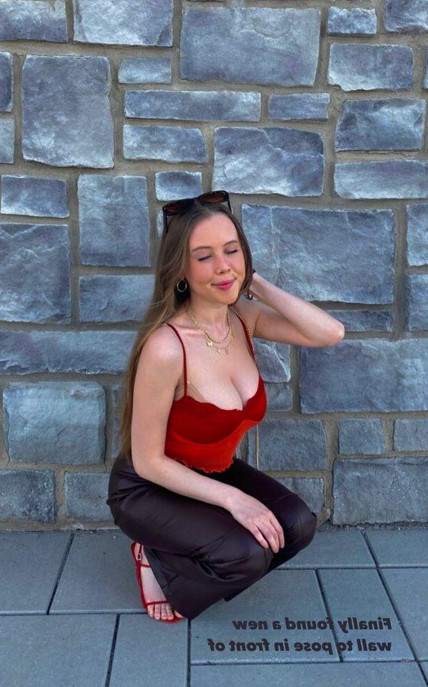 25P Emily Kyte nude