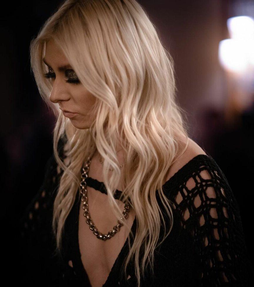 25P Taylor Momsen nude