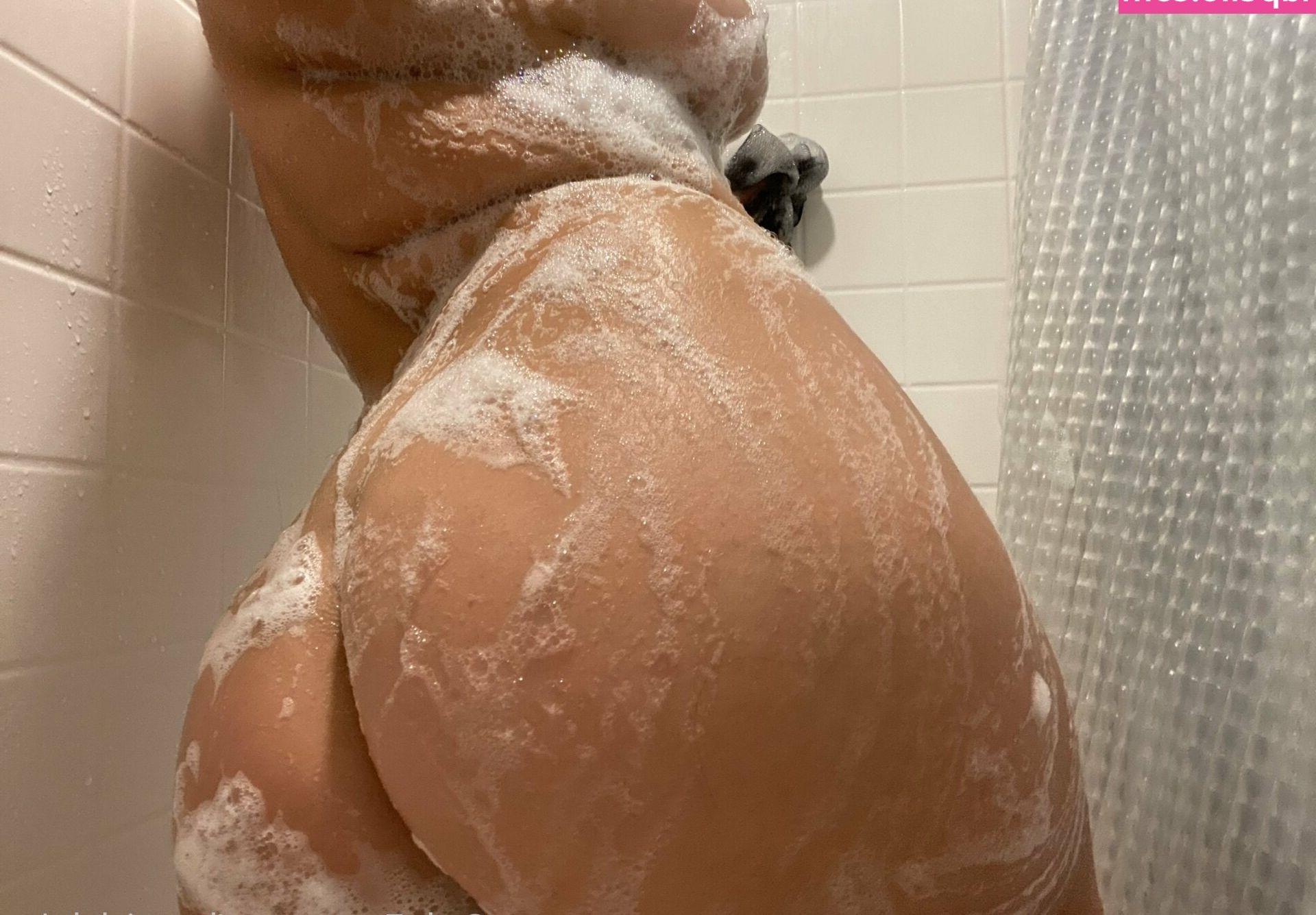 25P Submissive Skylar nude