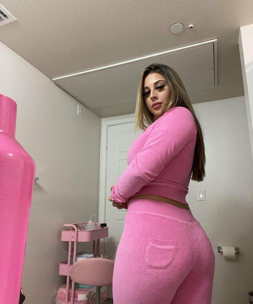 25P Submissive Skylar nude