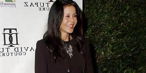 25P Maria Conchita Alonso---non nude