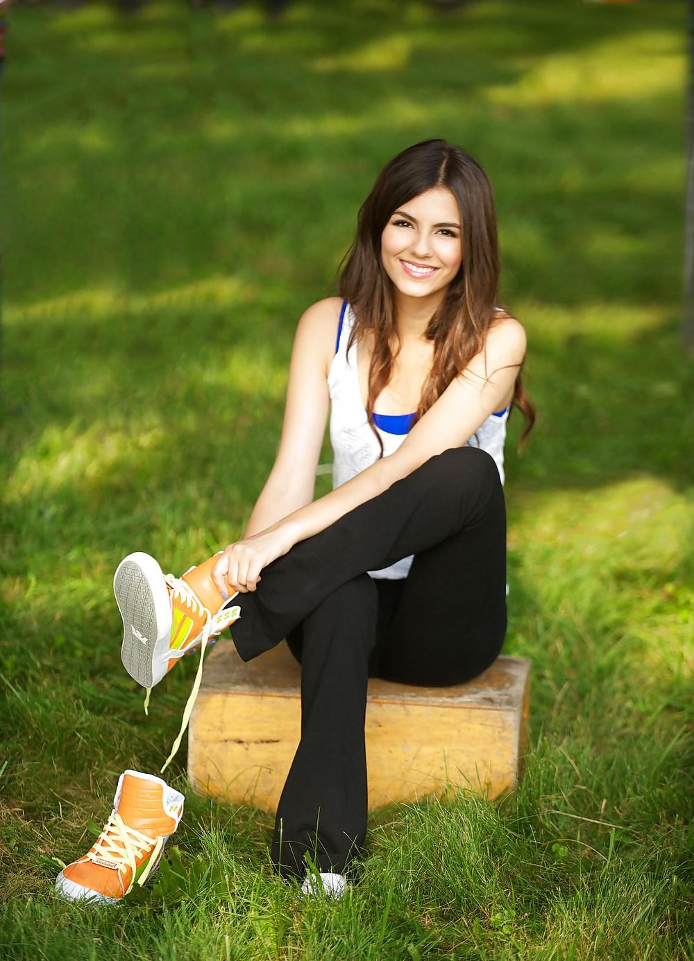 25P Victoria Justice