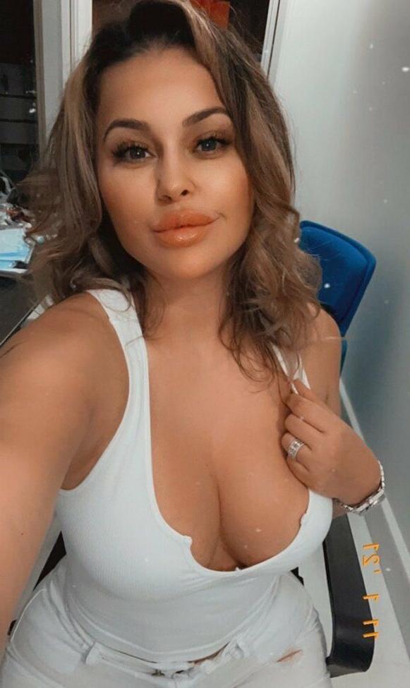 25P Andrea Abeli nude