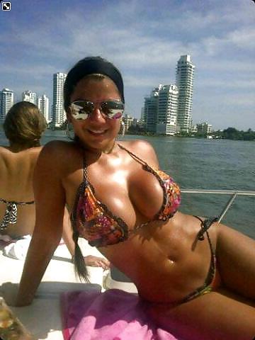 25P Hot Girls in Sunglasses