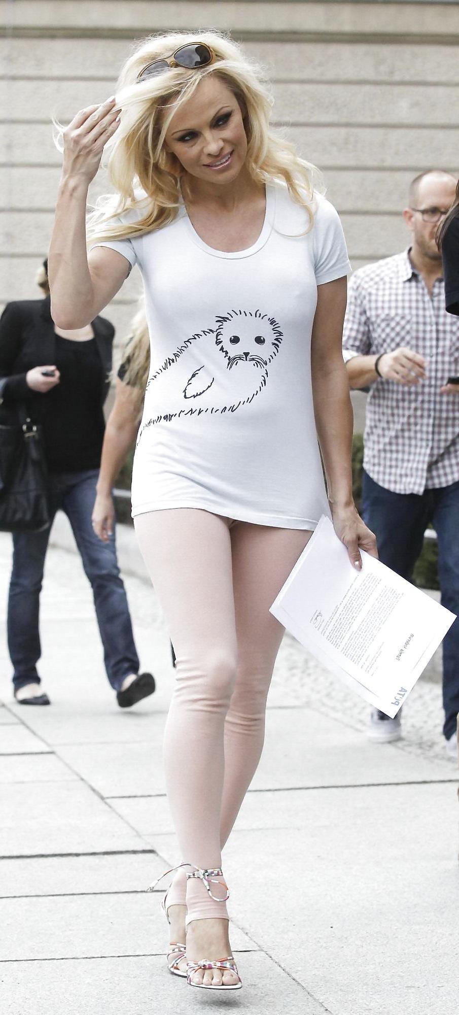 25P Celeb Oops And Upskirts 4 By twistedworlds