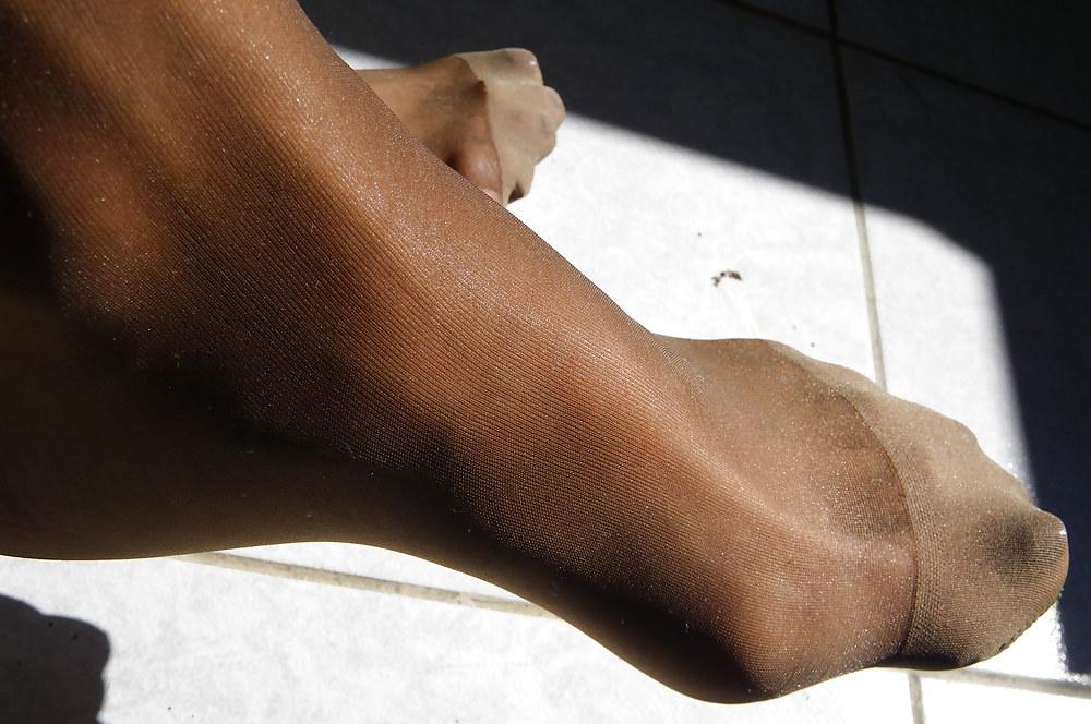 20P Tan pantyhoses
