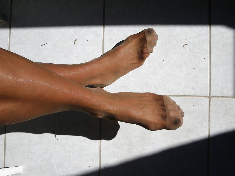 20P Tan pantyhoses
