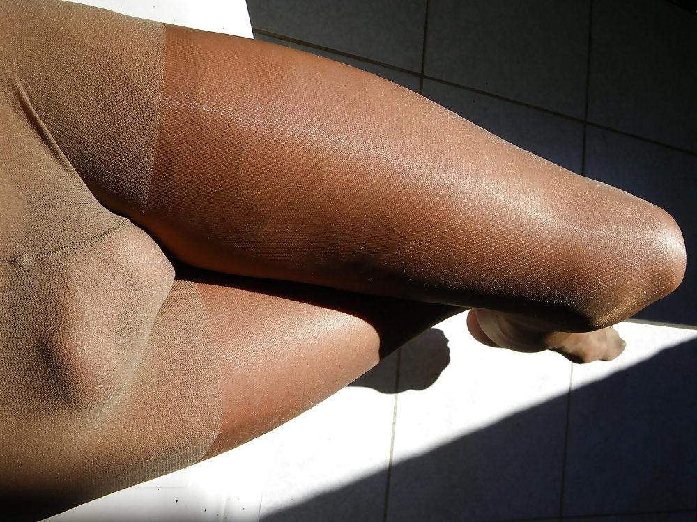 20P Tan pantyhoses