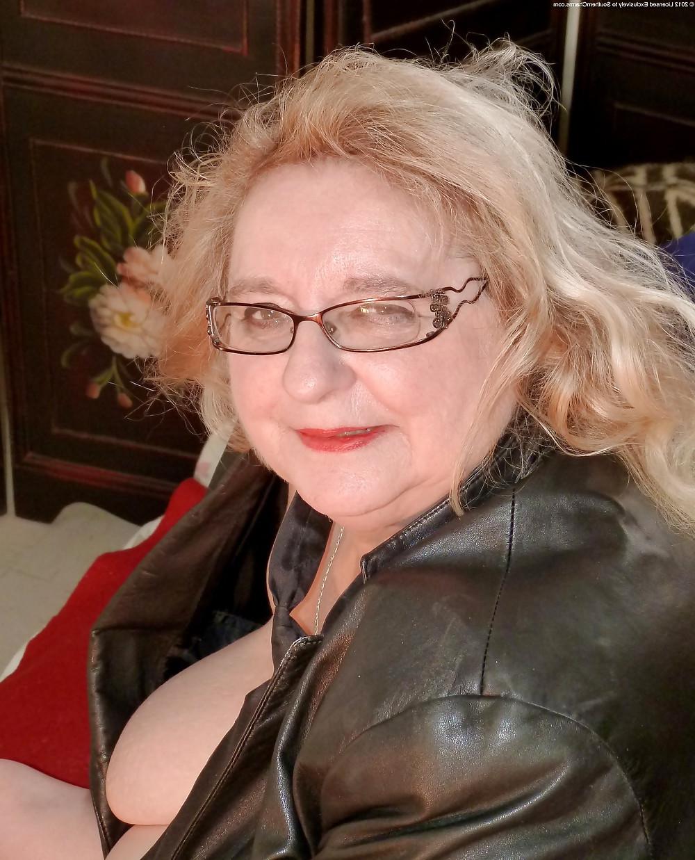 20P Mature-BBW-Ladies 310