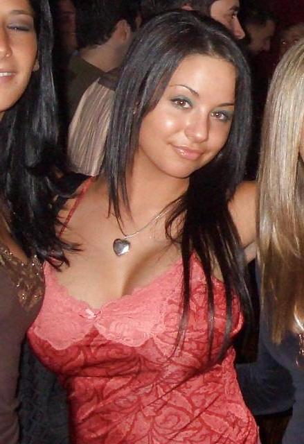 11P Big Tits Cleavage Queens (NON-porn)