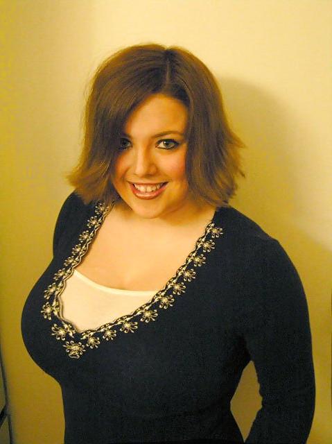 11P Big Tits Cleavage Queens (NON-porn)
