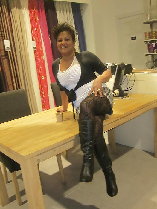 25P Aisha big tits and nice legs mature mom from facebook. 