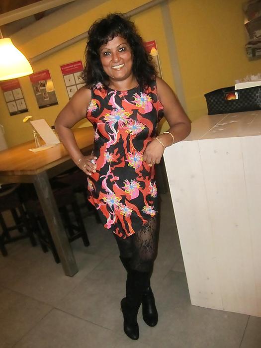 25P Aisha big tits and nice legs mature mom from facebook. 