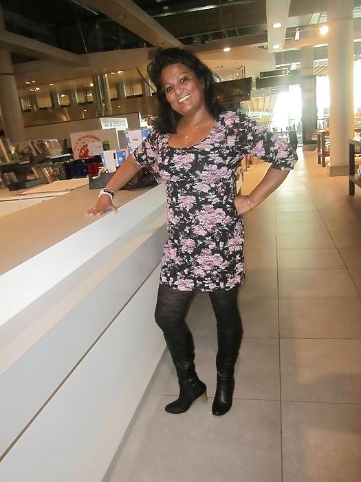 25P Aisha big tits and nice legs mature mom from facebook. 