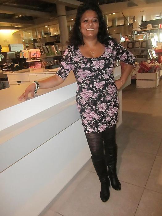 25P Aisha big tits and nice legs mature mom from facebook. 