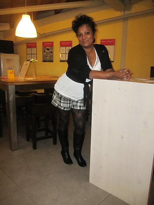25P Aisha big tits and nice legs mature mom from facebook. 