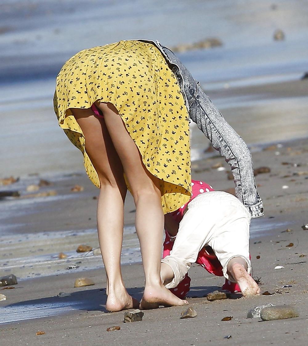 25P Selena Gomez - all braless, topless, upskirt & pokies pics