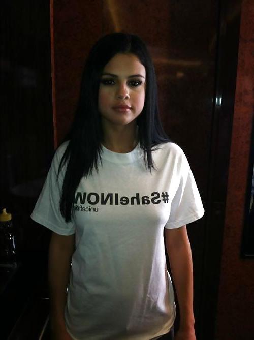 25P Selena Gomez - all braless, topless, upskirt & pokies pics