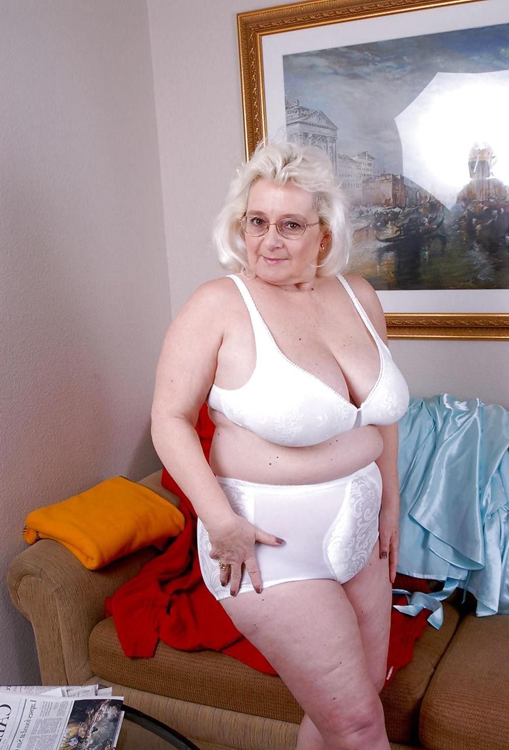 20P Mature-BBW-Ladies 133