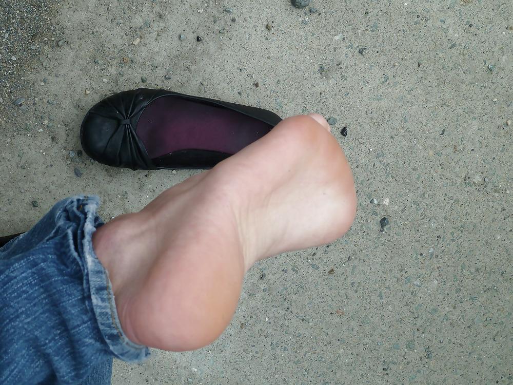 5P Feet in stinky  ballerina