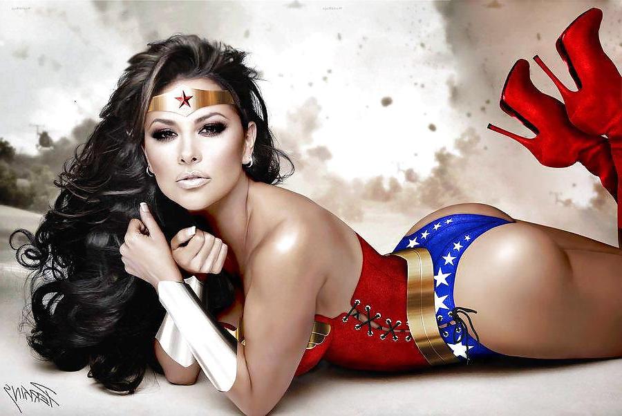 22P More pics of sexy superhero women and more pics of me:)
