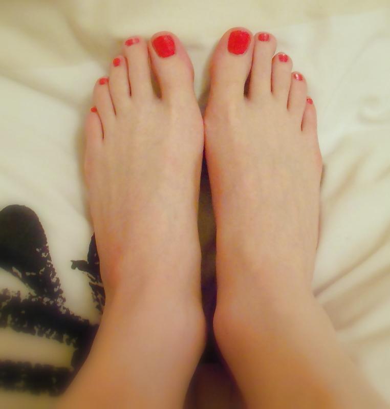 17P My pretty toes get a self foot job and cum covered
