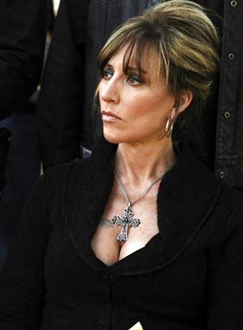 14P Katey Sagal aka Peggy Bundy