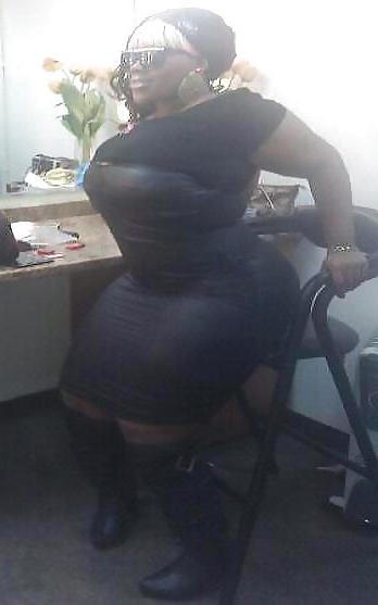 25P HIPS,ASS,THIGHS SO PHAT, IT SHOULD BE AGAINST THE LAW!!!