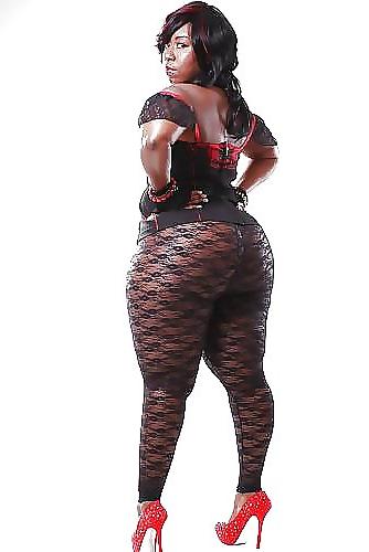 25P HIPS,ASS,THIGHS SO PHAT, IT SHOULD BE AGAINST THE LAW!!!