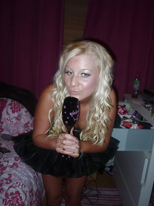 18P Slutty Jess when boyfriend isn't there (part4)