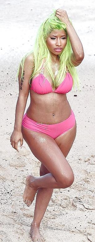 25P Nicki Minaj Sexy Ass & Feet