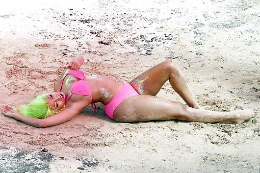 25P Nicki Minaj Sexy Ass & Feet